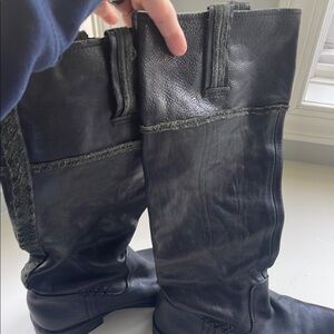 Frye woman’s Black Leather Tall Boots